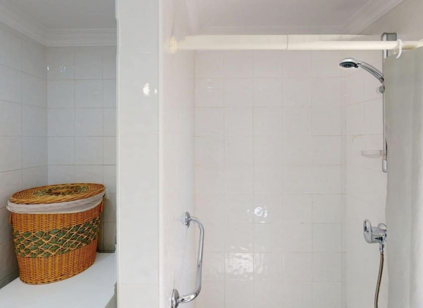 3 bedroom Villa for sale in Oliva Nova with pool garage - € 385,000 (Ref: 9271715)