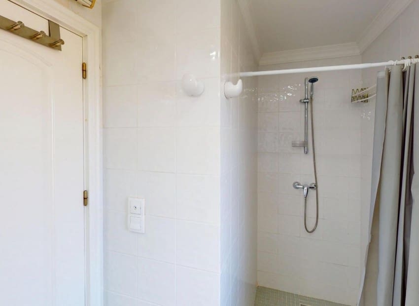 3 bedroom Villa for sale in Oliva Nova with pool garage - € 385,000 (Ref: 9271715)