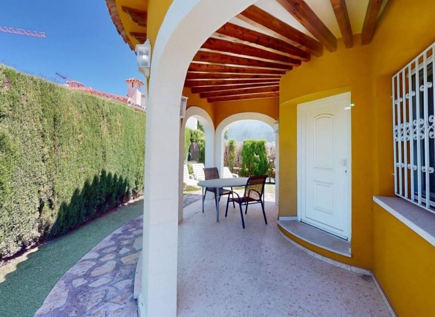 3 bedroom Villa for sale in Oliva Nova with pool garage - € 385,000 (Ref: 9271715)