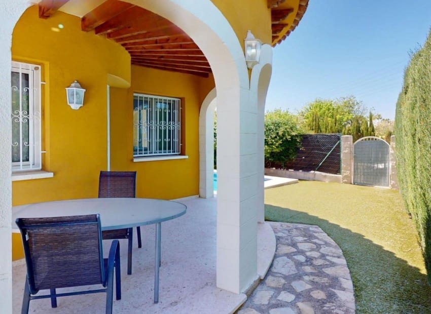 3 bedroom Villa for sale in Oliva Nova with pool garage - € 385,000 (Ref: 9271715)