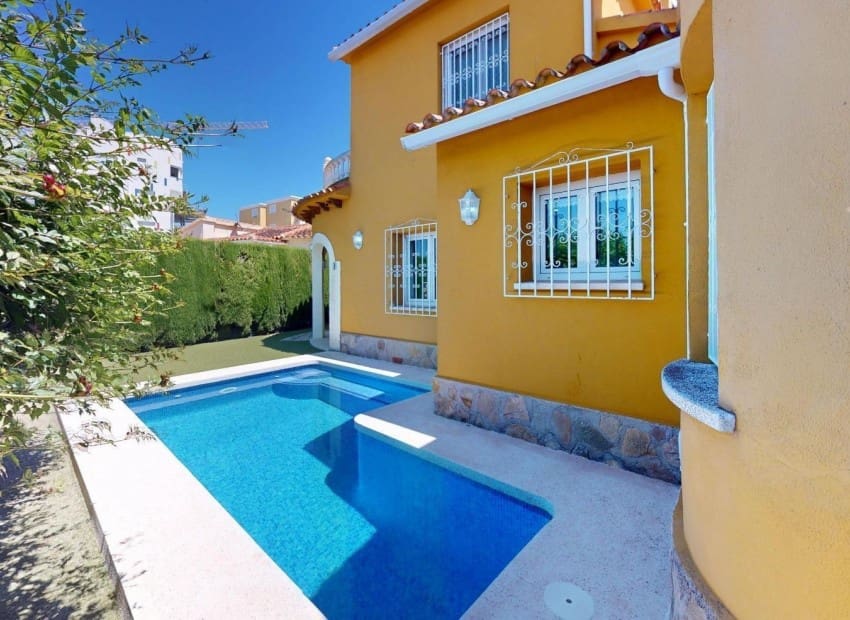 3 bedroom Villa for sale in Oliva Nova with pool garage - € 385,000 (Ref: 9271715)