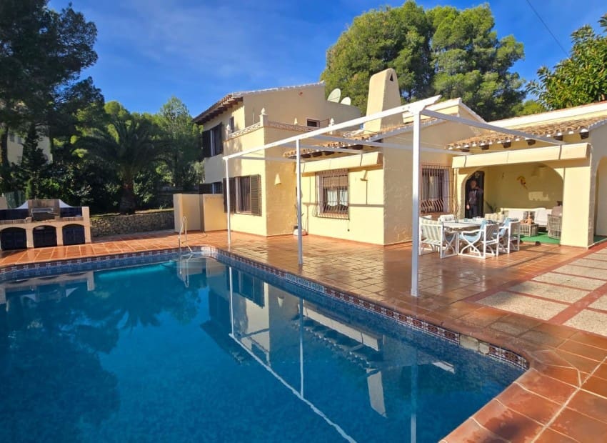 3 quarto Moradia para venda em Altea com piscina - 499 000 € (Ref: 9282421)