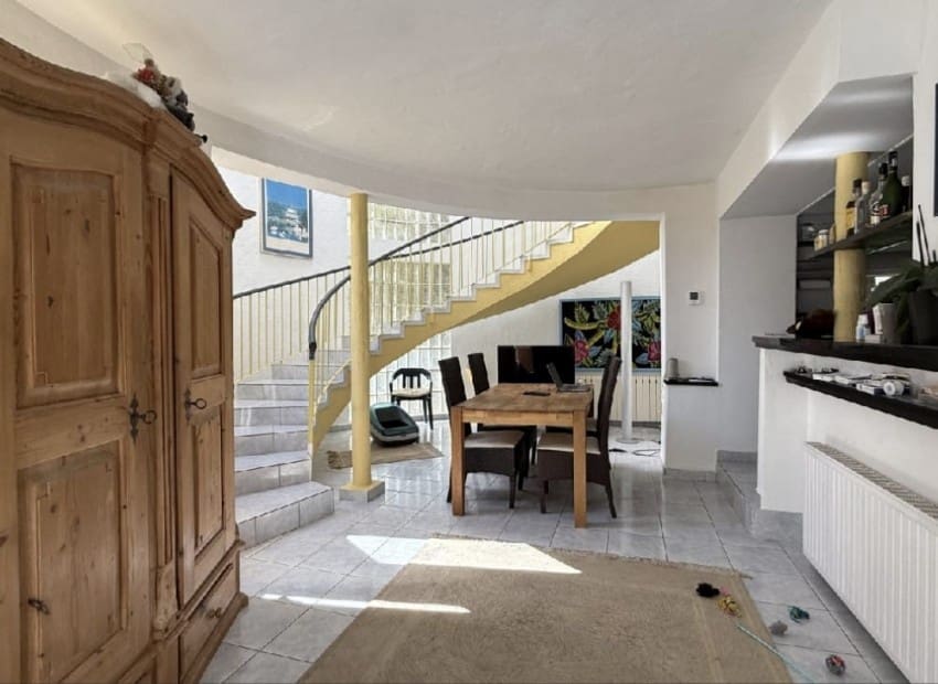 4 sypialnia Willa na sprzedaż w Montemar z basenem garażem - 675 000 € (Ref: 9287177)