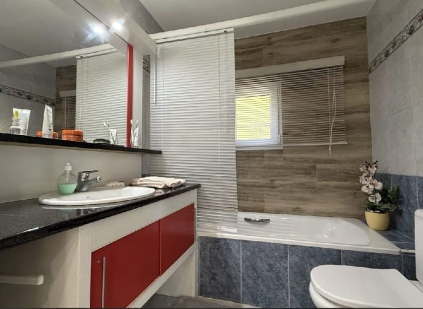 4 sypialnia Willa na sprzedaż w Montemar z basenem garażem - 675 000 € (Ref: 9287177)