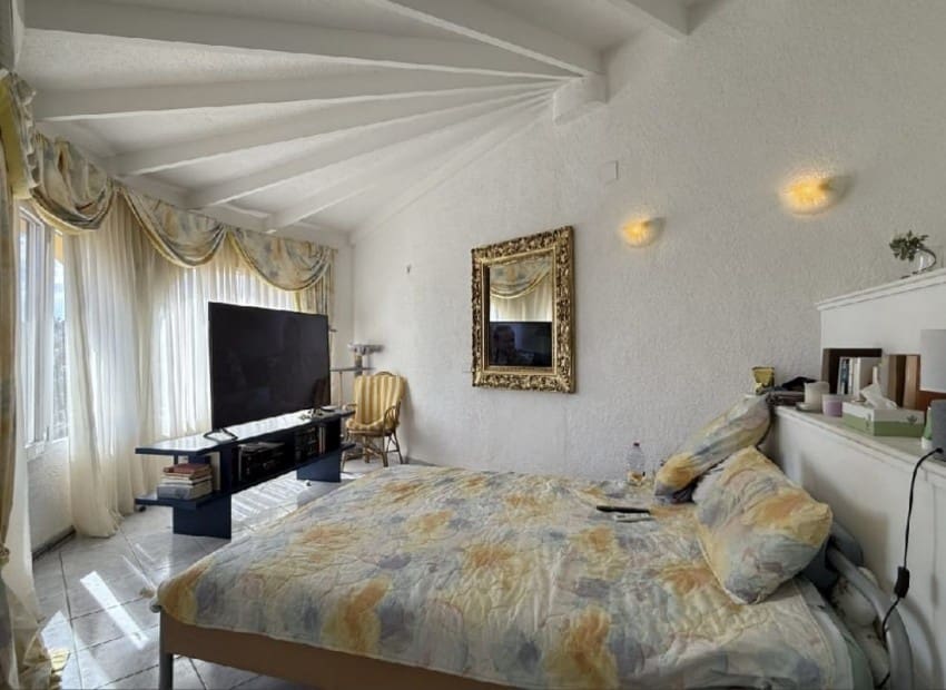 4 sypialnia Willa na sprzedaż w Montemar z basenem garażem - 675 000 € (Ref: 9287177)