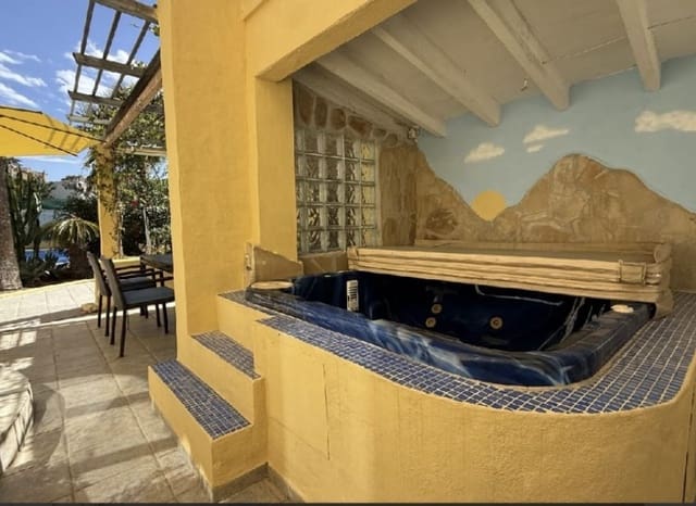 4 sypialnia Willa na sprzedaż w Montemar, Benissa z basenem garażem - 675 000 € (Ref: 9287177)