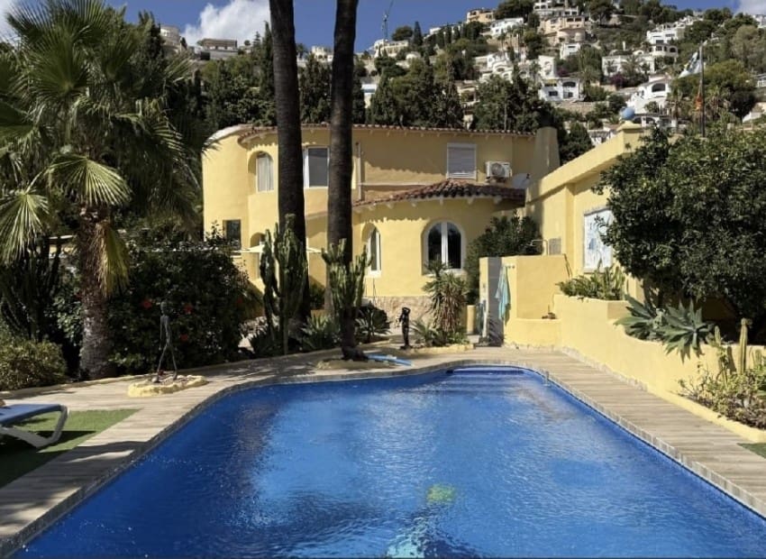 4 sypialnia Willa na sprzedaż w Montemar z basenem garażem - 675 000 € (Ref: 9287177)