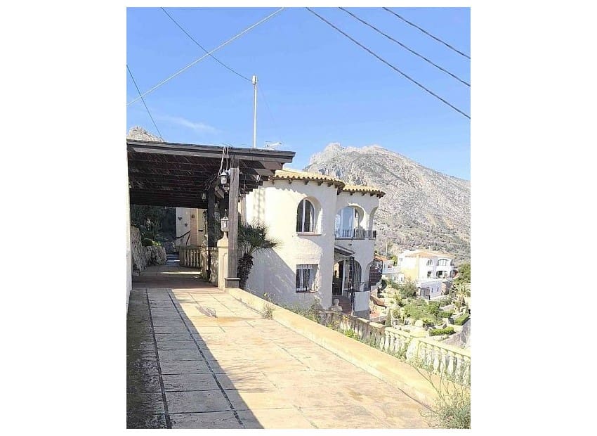 3 soverom Villa til salgs i Calpe / Calp med svømmebasseng - € 478 000 (Ref: 9289626)