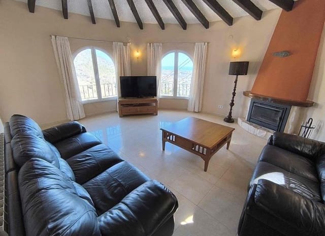 3 bedroom Villa for sale in Maryvilla, Calpe / Calp with pool - € 478,000 (Ref: 9289626)