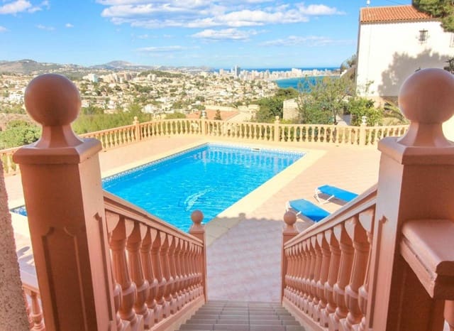 5 bedroom Villa for sale in Maryvilla, Calpe / Calp with pool - € 700,000 (Ref: 9296535)