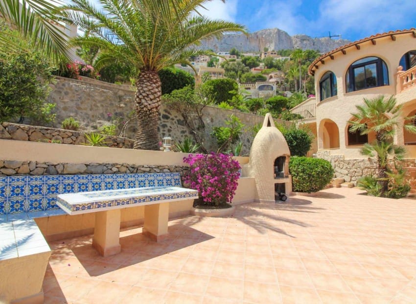 5 bedroom Villa for sale in Calpe / Calp with pool - € 700,000 (Ref: 9296535)