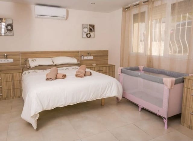 6 makuuhuone Huvila myytävänä paikassa Benissa mukana uima-altaan - 645 000 € (Ref: 9299015)