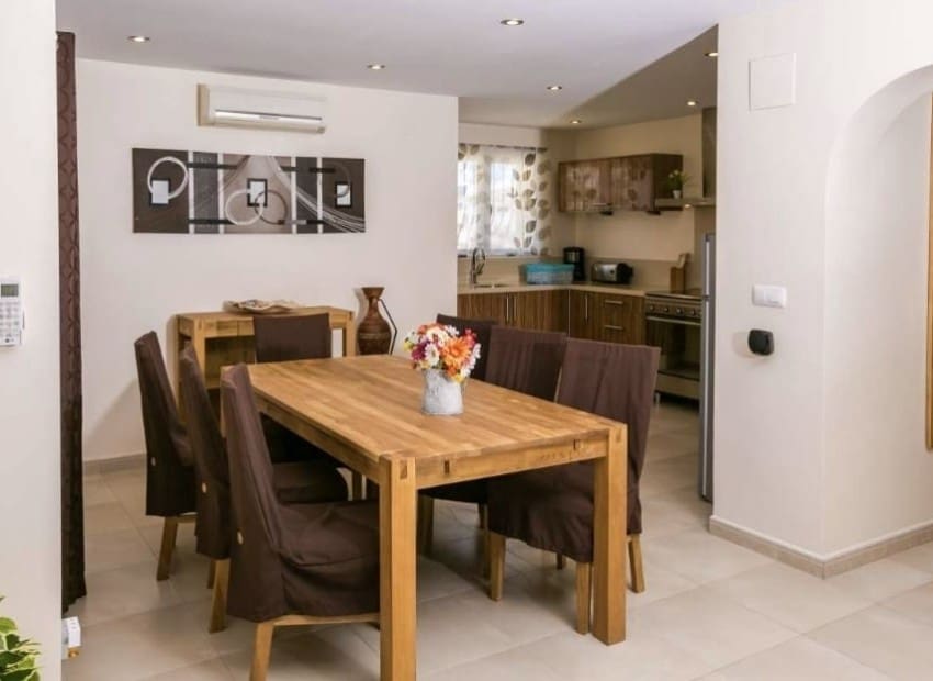 6 makuuhuone Huvila myytävänä paikassa Benissa mukana uima-altaan - 645 000 € (Ref: 9299015)