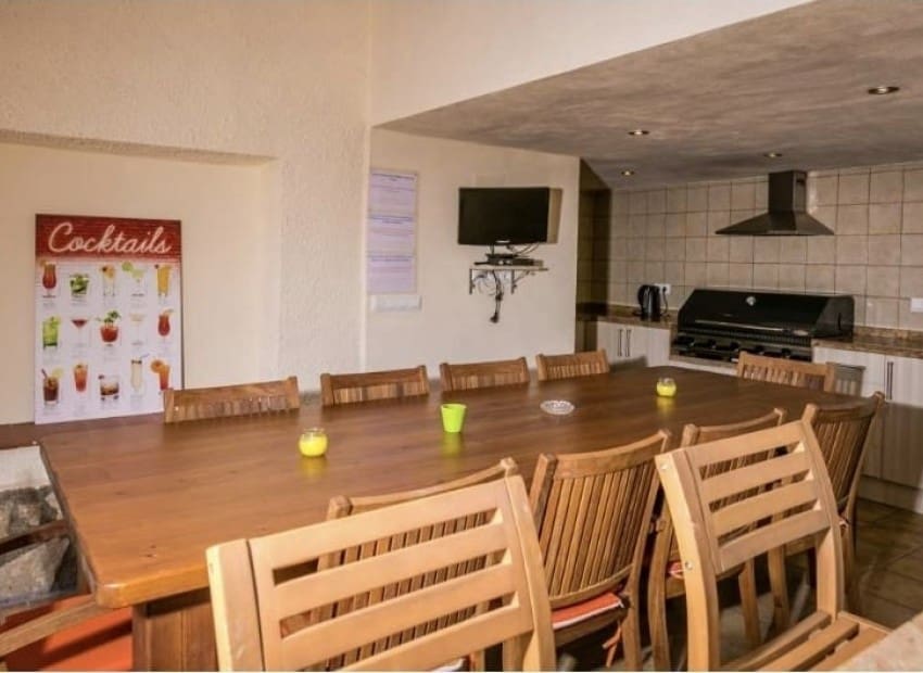 6 makuuhuone Huvila myytävänä paikassa Benissa mukana uima-altaan - 645 000 € (Ref: 9299015)