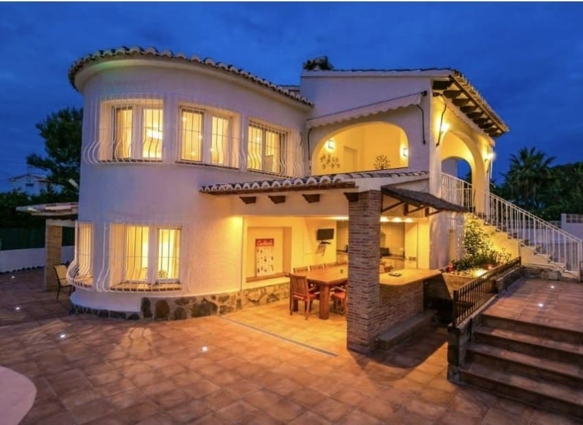 6 makuuhuone Huvila myytävänä paikassa Benissa mukana uima-altaan - 645 000 € (Ref: 9299015)