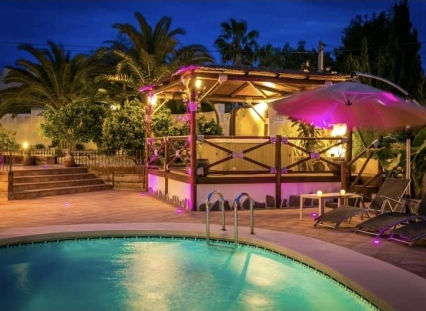 6 makuuhuone Huvila myytävänä paikassa Benissa mukana uima-altaan - 645 000 € (Ref: 9299015)