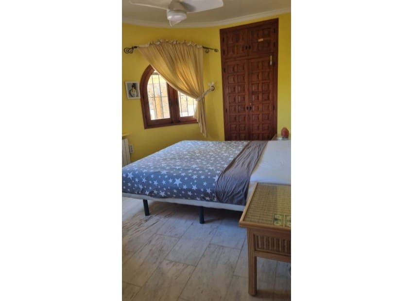 4 quarto Moradia para venda em Montemar com piscina - 690 000 € (Ref: 9301950)