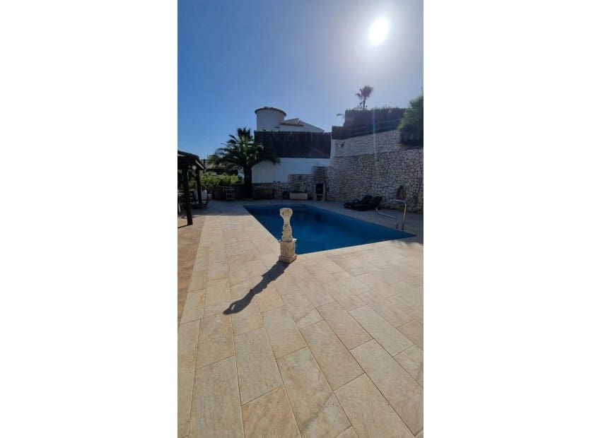 4 quarto Moradia para venda em Montemar com piscina - 690 000 € (Ref: 9301950)