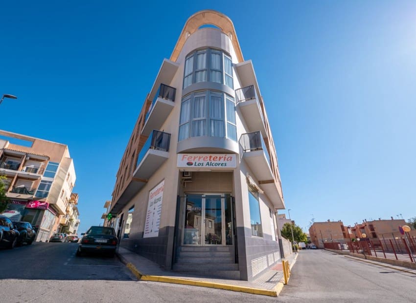 2 Zimmer Apartment zu verkaufen in San Miguel de Salinas mit Pool Garage - 204.900 € (Ref: 9312022)