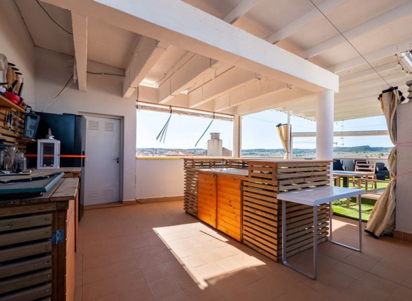 2 Zimmer Apartment zu verkaufen in San Miguel de Salinas mit Pool Garage - 204.900 € (Ref: 9312022)