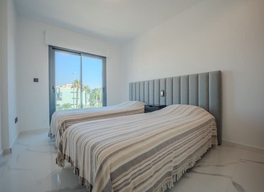 3 quarto Apartamento para venda em Guardamar del Segura com piscina garagem - 319 000 € (Ref: 9314468)