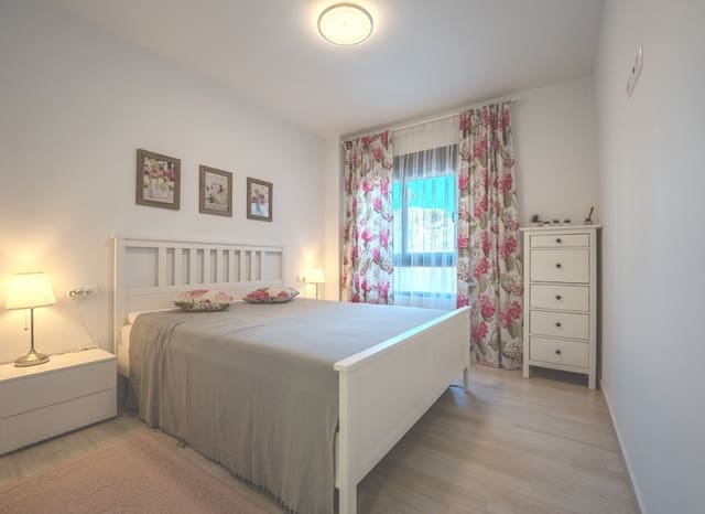 2 Zimmer Apartment zu verkaufen in La Mata, Torrevieja mit Pool Garage - 367.500 € (Ref: 9322244)