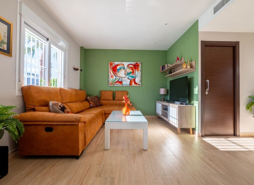 2 slaapkamer Huis te koop in Torrevieja met zwembad garage - € 379.900 (Ref: 9322308)