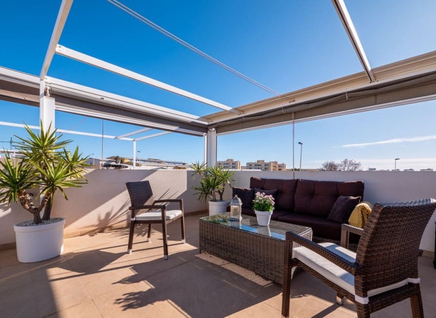 2 slaapkamer Huis te koop in Torrevieja met zwembad garage - € 379.900 (Ref: 9322308)