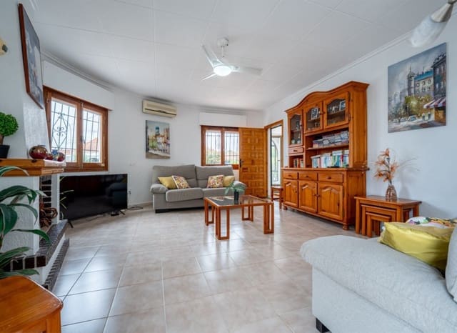 3 chambre Villa/Maison à vendre à El Chaparral, Torrevieja avec piscine garage - 399 000 € (Ref: 9322334)