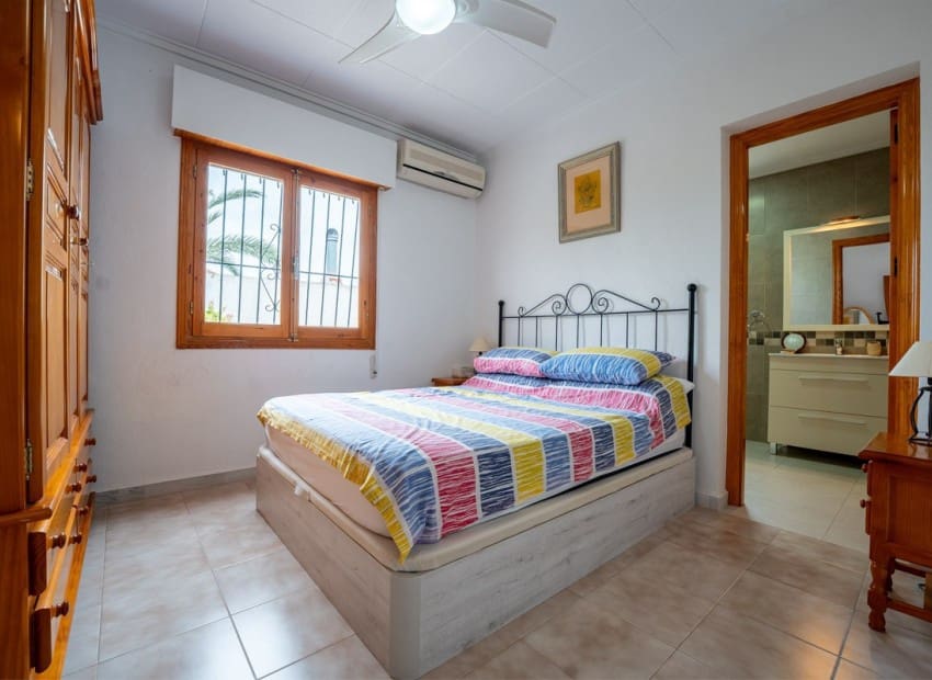 3 soverom Villa til salgs i Torrevieja med svømmebasseng garasje - € 399 000 (Ref: 9322334)