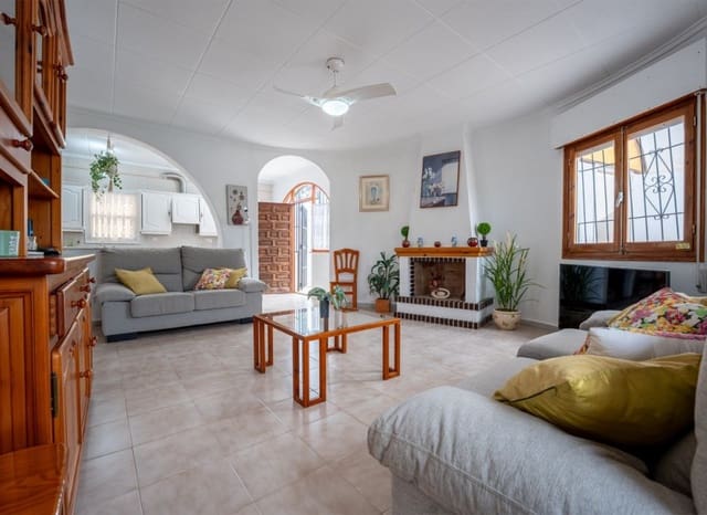 3 chambre Villa/Maison à vendre à El Chaparral, Torrevieja avec piscine garage - 399 000 € (Ref: 9322334)