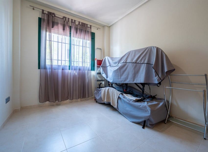 Chalet de 3 habitaciones en Rojales en venta con piscina garaje - 430.000 € (Ref: 9336920)