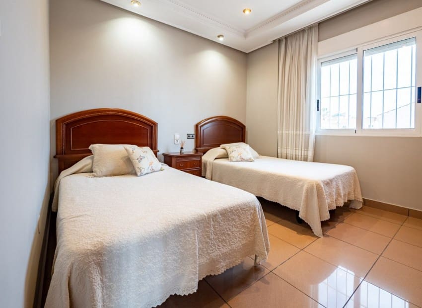 5 sypialnia Willa na sprzedaż w La Mata z basenem garażem - 549 000 € (Ref: 9337006)