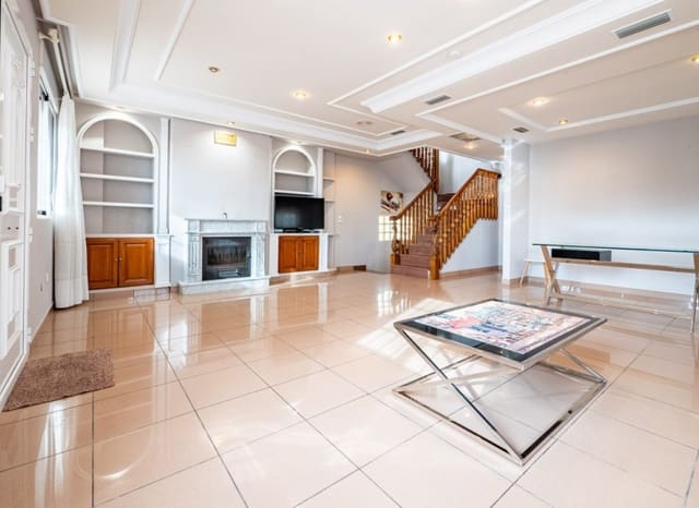 5 Zimmer Villa zu verkaufen in La Mata mit Pool Garage - 549.000 € (Ref: 9337006)
