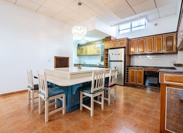 5 Zimmer Villa zu verkaufen in La Mata mit Pool Garage - 549.000 € (Ref: 9337006)