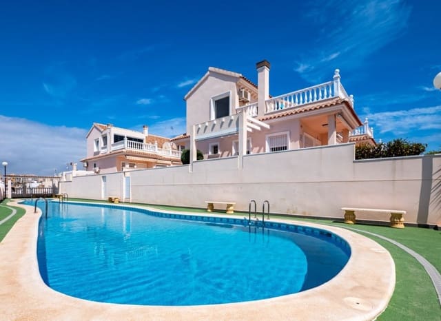 5 Zimmer Villa zu verkaufen in La Mata mit Pool Garage - 549.000 € (Ref: 9337006)