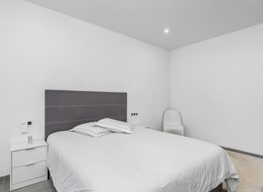 Chalet de 4 habitaciones en San Miguel de Salinas en venta con piscina - 695.000 € (Ref: 9340178)