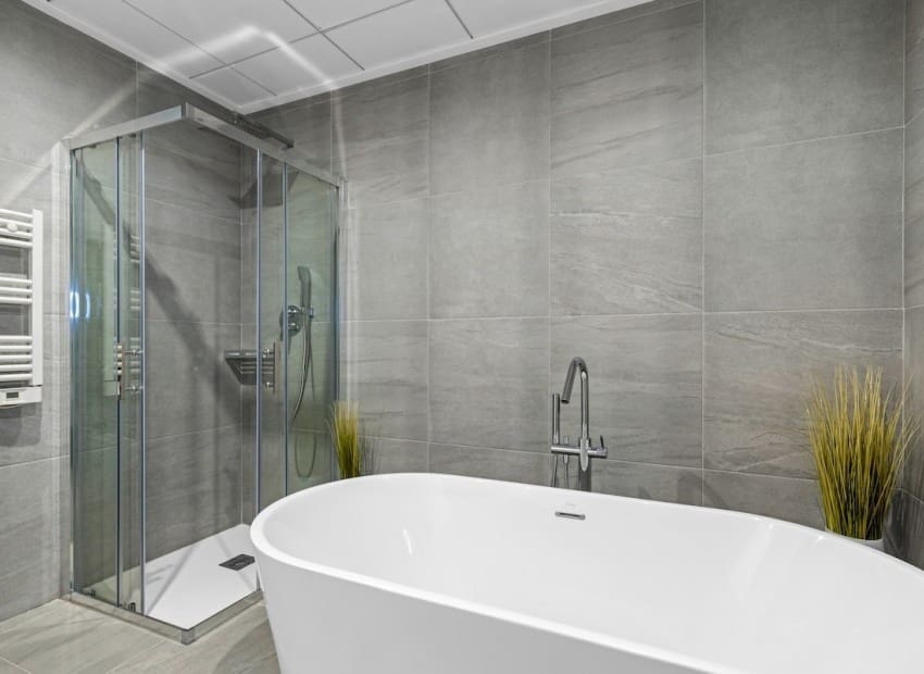 Chalet de 4 habitaciones en San Miguel de Salinas en venta con piscina - 695.000 € (Ref: 9340178)