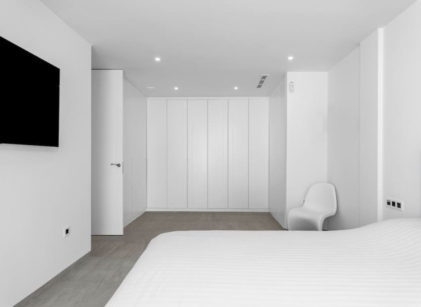 Chalet de 4 habitaciones en San Miguel de Salinas en venta con piscina - 695.000 € (Ref: 9340178)