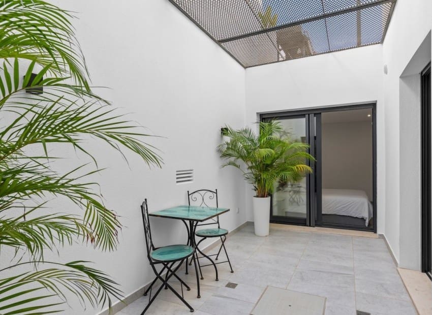 Chalet de 4 habitaciones en San Miguel de Salinas en venta con piscina - 695.000 € (Ref: 9340178)