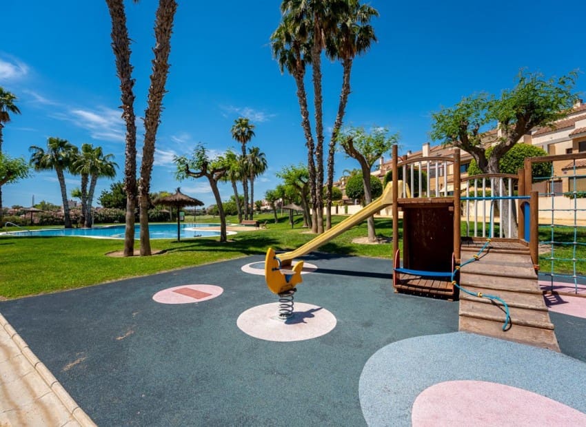 4 quarto Moradia para venda em Alicante cidade com piscina garagem - 795 000 € (Ref: 9341606)