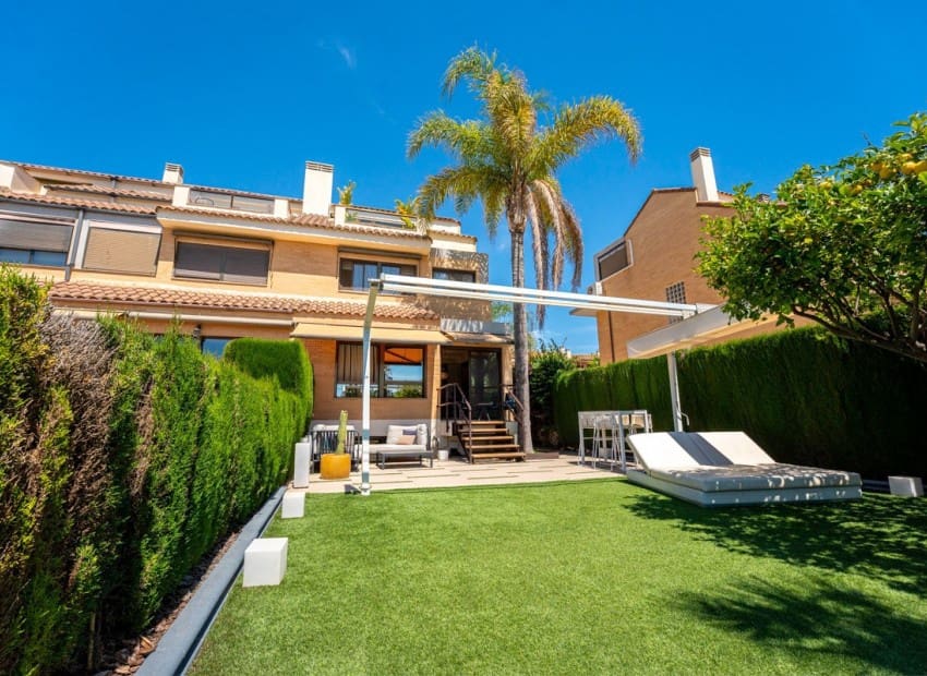 4 quarto Moradia para venda em Alicante cidade com piscina garagem - 795 000 € (Ref: 9341606)