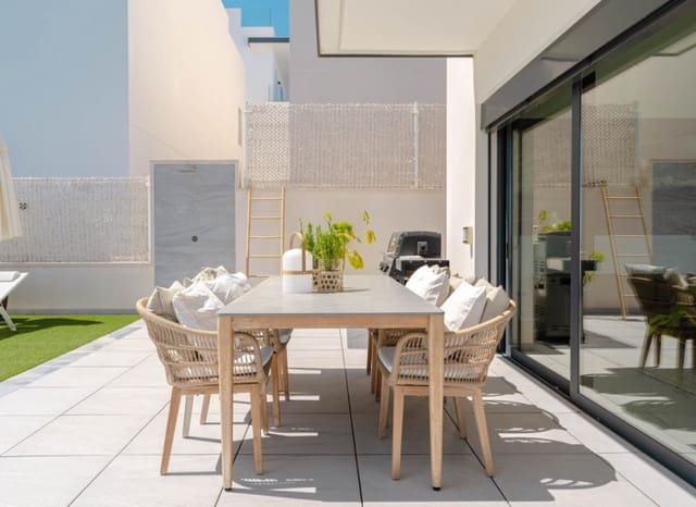 5 Zimmer Villa zu verkaufen in San Miguel de Salinas mit Pool Garage - 799.900 € (Ref: 9341636)