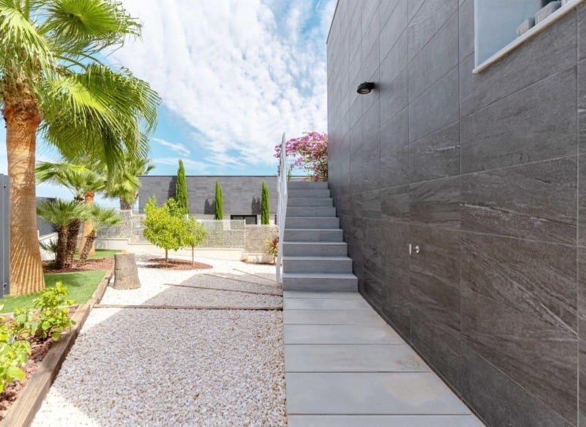 5 Zimmer Villa zu verkaufen in San Miguel de Salinas mit Pool Garage - 799.900 € (Ref: 9341636)