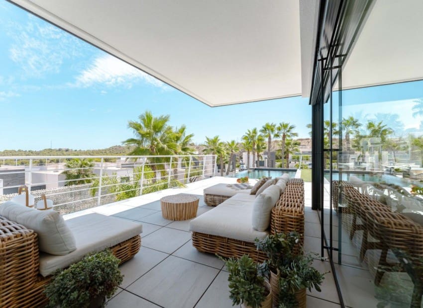 5 Zimmer Villa zu verkaufen in San Miguel de Salinas mit Pool Garage - 799.900 € (Ref: 9341636)