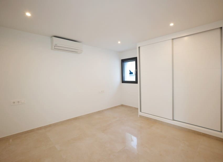 Chalet de 4 habitaciones en Calpe / Calp en venta con piscina - 840.000 € (Ref: 9343580)