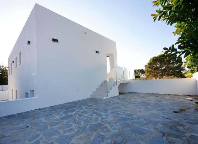 Chalet de 4 habitaciones en Cometa - Carrió, Calpe / Calp en venta con piscina - 840.000 € (Ref: 9343580)