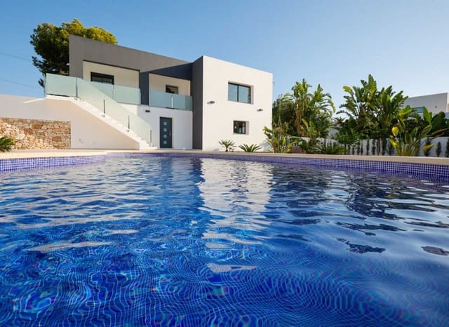 Chalet de 4 habitaciones en Cometa - Carrió, Calpe / Calp en venta con piscina - 840.000 € (Ref: 9343580)