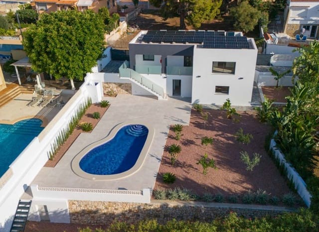 Chalet de 4 habitaciones en Cometa - Carrió, Calpe / Calp en venta con piscina - 840.000 € (Ref: 9343580)