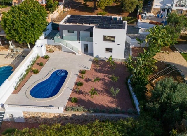Chalet de 4 habitaciones en Cometa - Carrió, Calpe / Calp en venta con piscina - 840.000 € (Ref: 9343580)